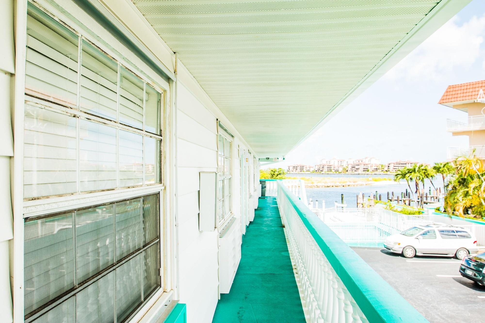 The Boathouse Motel Marco Island Eksteriør bilde